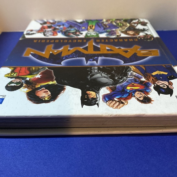 2016 DC Comics Batman Character Encyclopedia 203 Characters - Picture 4 of 10